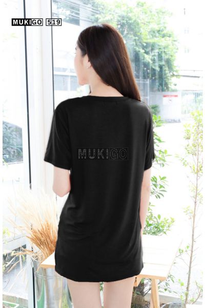 Oversized Side Slit V Tee with Pocket - Black